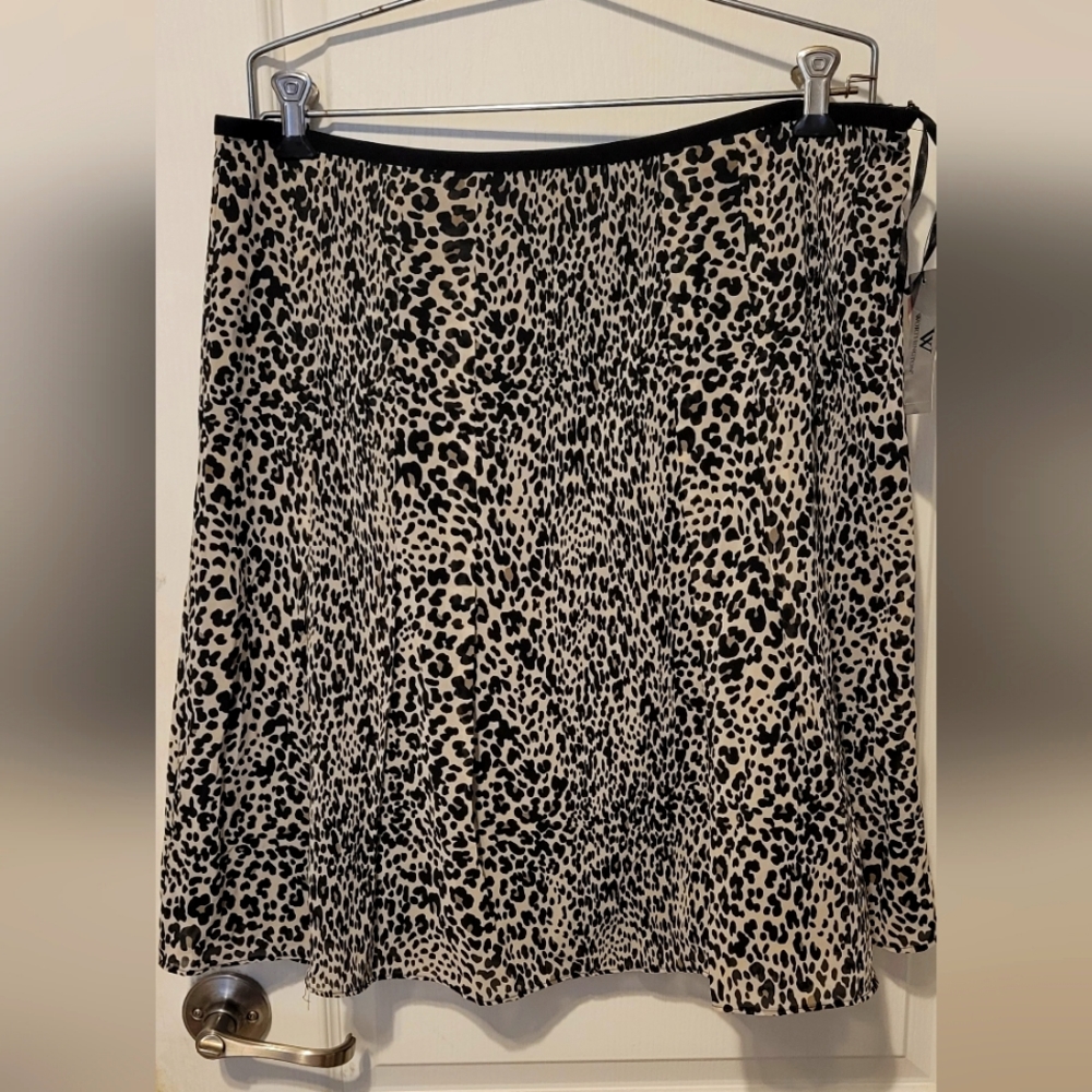 NWT Worthington plus size (16) skirt.